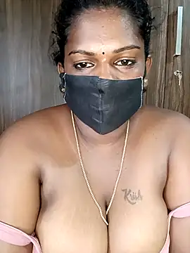 Milky Julia online show from July 13, 7:09 am