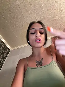 Evelin199 online show from June 12, 7:00 pm