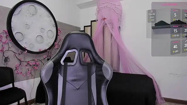 Luna  02 online show from March 2, 11:50 am