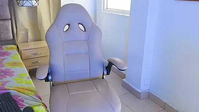 scarlettjohnson  online show from January 8, 1:26 pm