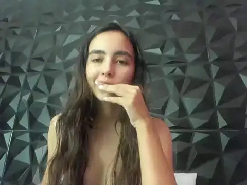 Sarah sumemers online show from January 9, 8:46 pm