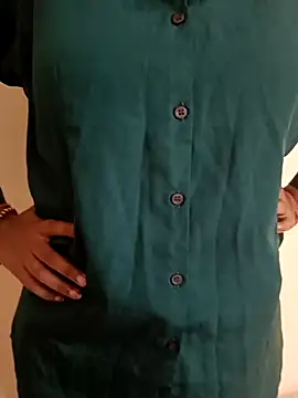 urslovelyy online show from January 6, 7:34 am