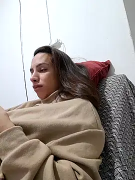 ofjuliaa online show from June 3, 2:23 am