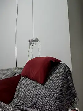 ofjuliaa online show from April 1, 2:23 am