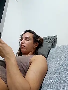 ofjuliaa online show from April 16, 12:55 am