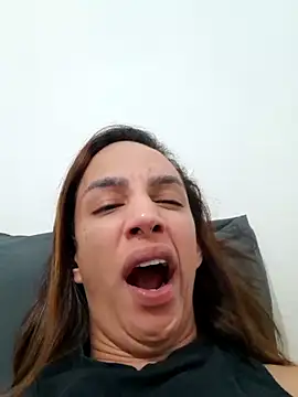 ofjuliaa online show from March 20, 7:13 am