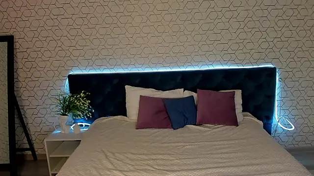 desiree doll online show from March 5, 1:12 am