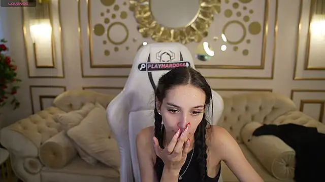 Mila Rose054 online show from July 23, 7:05 am