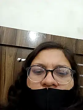 piryasharma005 online show from February 17, 6:13 am