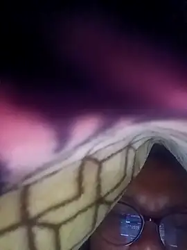 piryasharma005 online show from February 18, 8:24 am