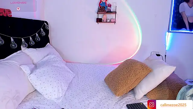 zoe siren online show from February 7, 12:14 am