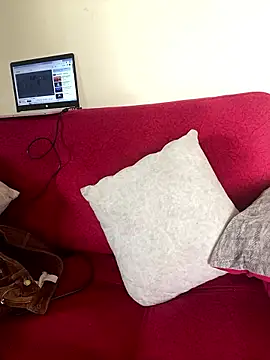 LunaSeduct online show from January 17, 4:25 pm