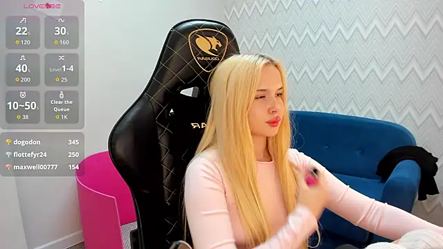 NicoletaCooper online show from February 14, 11:34 am