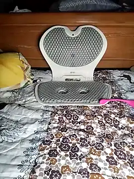 Zu naa online show from April 18, 7:07 pm