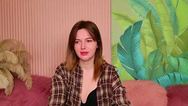 Karina Thorn online show from March 10, 8:35 pm