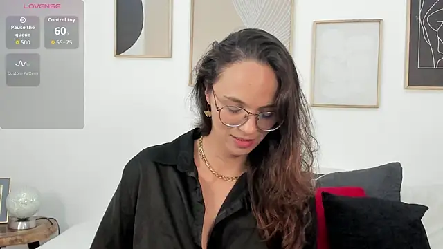 Julianneharris online show from March 19, 2:54 pm