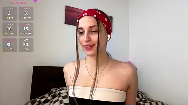 EvaRenard online show from April 19, 7:05 pm