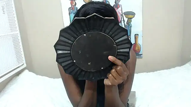 TallDivaNoir online show from April 10, 9:48 am