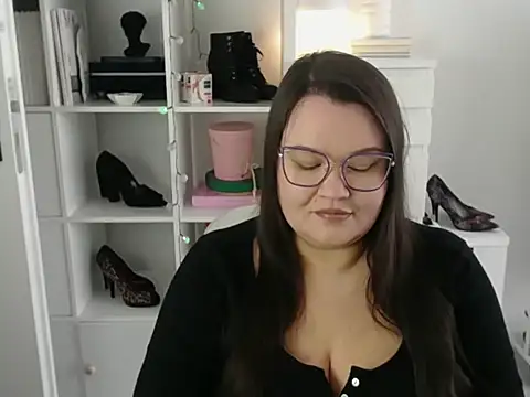 HollyDanceSoul online show from March 5, 2:46 pm