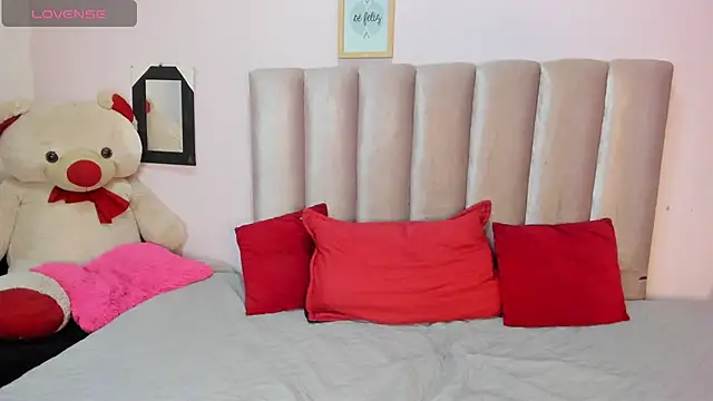 Roger And Ramona online show from January 11, 1:49 pm