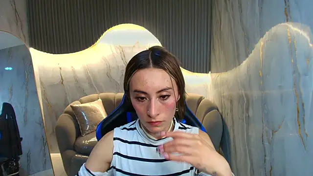 katalina r  online show from February 12, 3:30 am