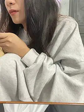 berry alma06 online show from January 9, 11:25 am