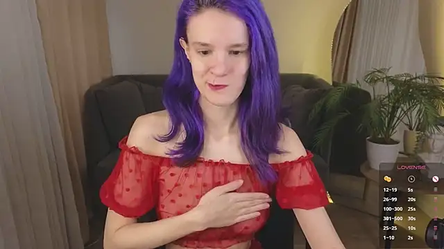 AuraLaunni online show from March 31, 6:46 am