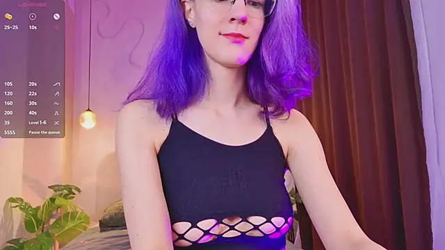 AuraLaunni online show from January 11, 8:08 am