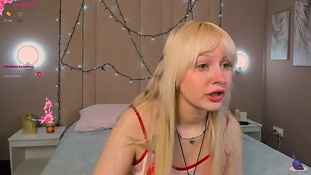 AdeleSilvy online show from April 7, 2:02 am