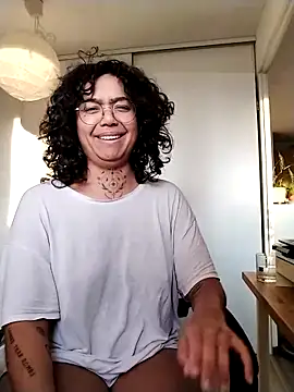 therealsun8 online show from March 24, 6:19 am