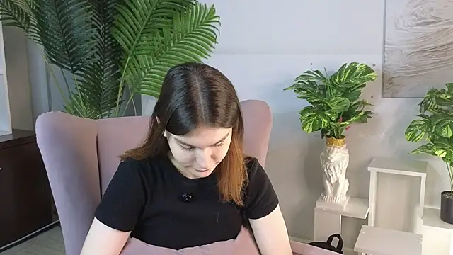 RickiHamelinck online show from January 13, 9:13 am