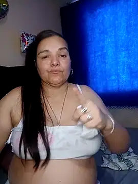 lee hot online show from February 13, 9:05 pm