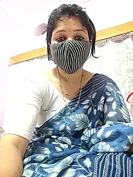 Priyaji7575 online show from February 18, 11:20 am