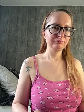 coy girl  online show from April 23, 10:34 am