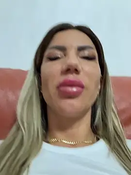 Missolevelvet online show from February 13, 3:02 pm