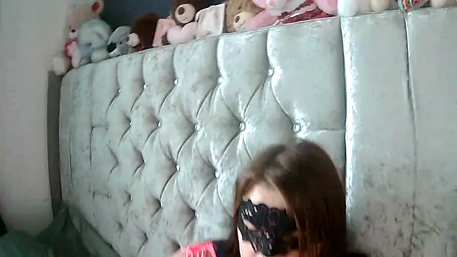 Mr-N-Mrs Smithh online show from March 31, 9:53 am