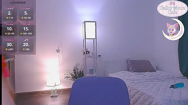 sailormoon666  online show from April 16, 9:39 pm