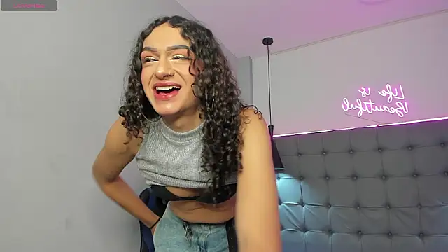 scarletcherry18 online show from February 26, 3:27 am