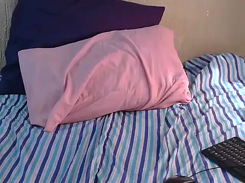 xxxChocolateBox online show from April 10, 8:42 am