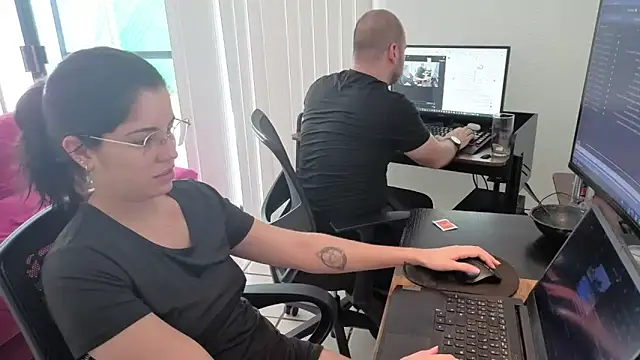 lustfulc99 online show from April 10, 9:10 pm