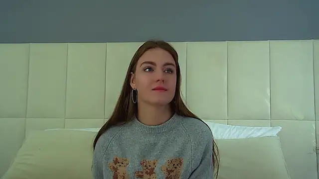 SofiaSarvain online show from February 4, 6:38 am