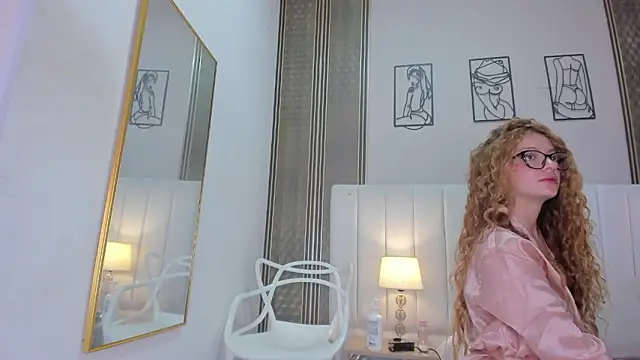 isabela  x online show from March 11, 11:58 am