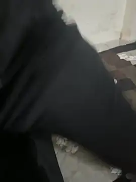 yourdollyy online show from April 8, 10:50 am