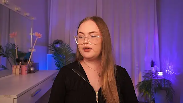 FeliciaLorne online show from January 18, 3:30 pm