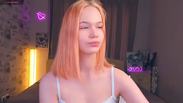 OwlLynn online show from February 22, 8:37 am