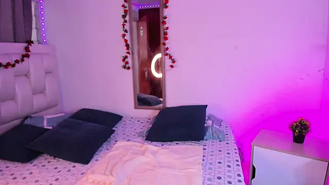 dirty sexx  online show from February 10, 8:01 pm