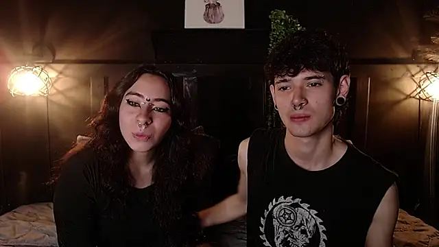 moonandzuko online show from January 14, 2:27 am