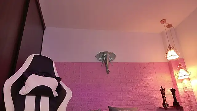 Dulce Stormy online show from March 4, 12:23 pm