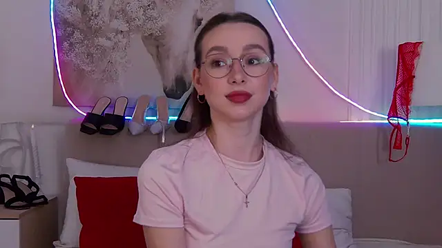 Emily Simon online show from March 18, 4:17 am