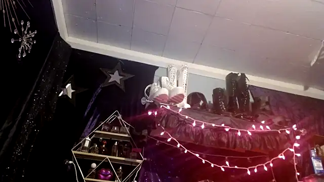 allymoon1369 online show from July 2, 3:17 am